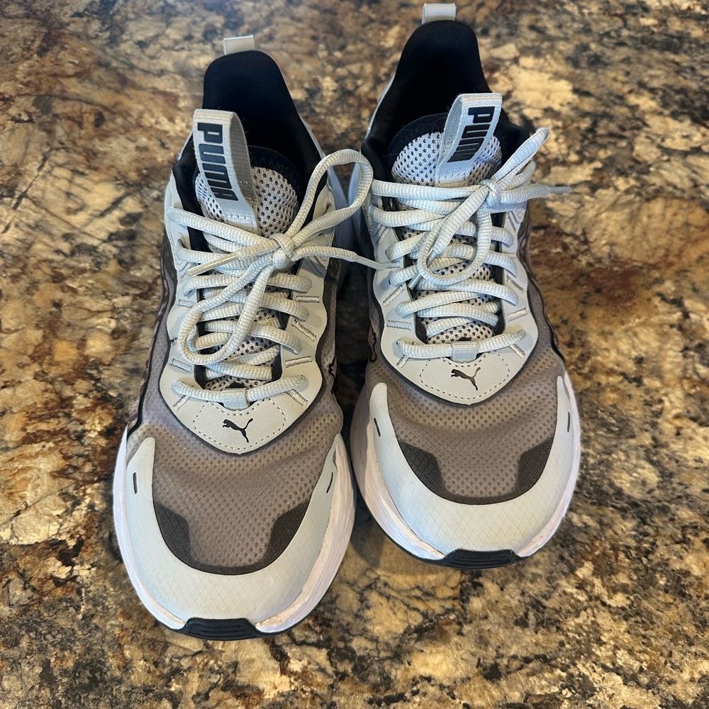 Puma women’s Athletic Sneakers size 8